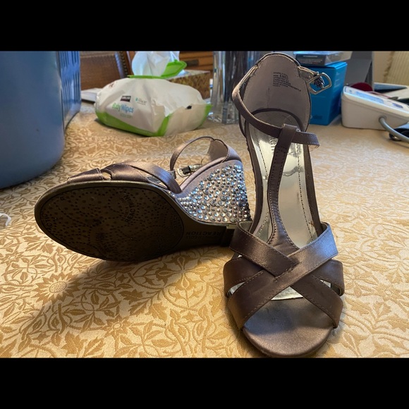 Kenneth Cole reaction dressy wedge sandal - Picture 4 of 4
